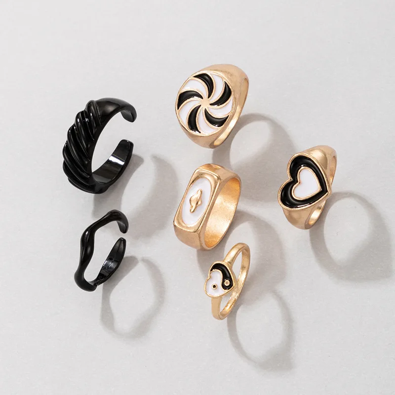 Korean INS Y2k Rings Set for Teen Girls Black Drop Oil Letter Heart Statement Chunky Ring for Women Fashion Christmas Jewelry
Korean INS Y2k Rings Set for Teen Girls Black Drop Oil Letter Heart Statement Chunky Ring for Women Fashion Christmas Jewelry