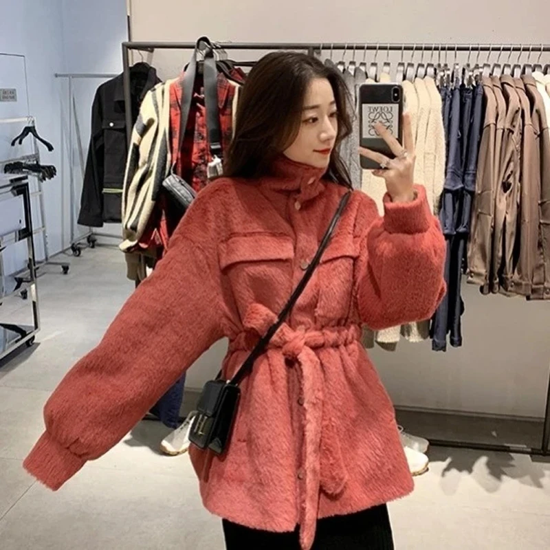 Fashion Thick Warm Winter Jacket Woman Made Fur Coat Super Atmosphere Slim Teddy Fashion Long Sleeve Women Jacket
Fashion Thick Warm Winter Jacket Woman Made Fur Coat Super Atmosphere Slim Teddy Fashion Long Sleeve Women Jacket