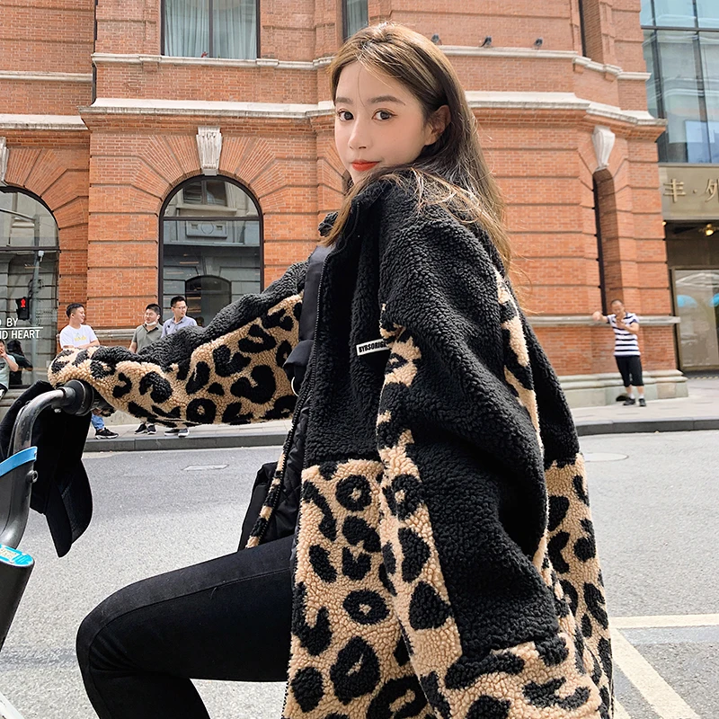 2020 new winter coat ladies thick warm down cotton mid-length parka coat women loose plus size Korean winter lamb fur coat women
2020 new winter coat ladies thick warm down cotton mid-length parka coat women loose plus size Korean winter lamb fur coat women