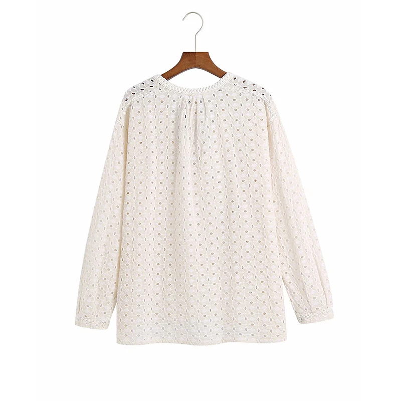 ZA 2021 Summer Ladies Hollow Out Blouse 2021 Causal Embroidery Tops Female Pullover Long Sleeve Thin Tops V-neck Loose Tops
ZA 2021 Summer Ladies Hollow Out Blouse 2021 Causal Embroidery Tops Female Pullover Long Sleeve Thin Tops V-neck Loose Tops