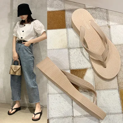 2021 new summer flip flops fashion all-match thick-soled large size sandals and slippers one size smaller 
2021 new summer flip flops fashion all-match thick-soled large size sandals and slippers one size smaller