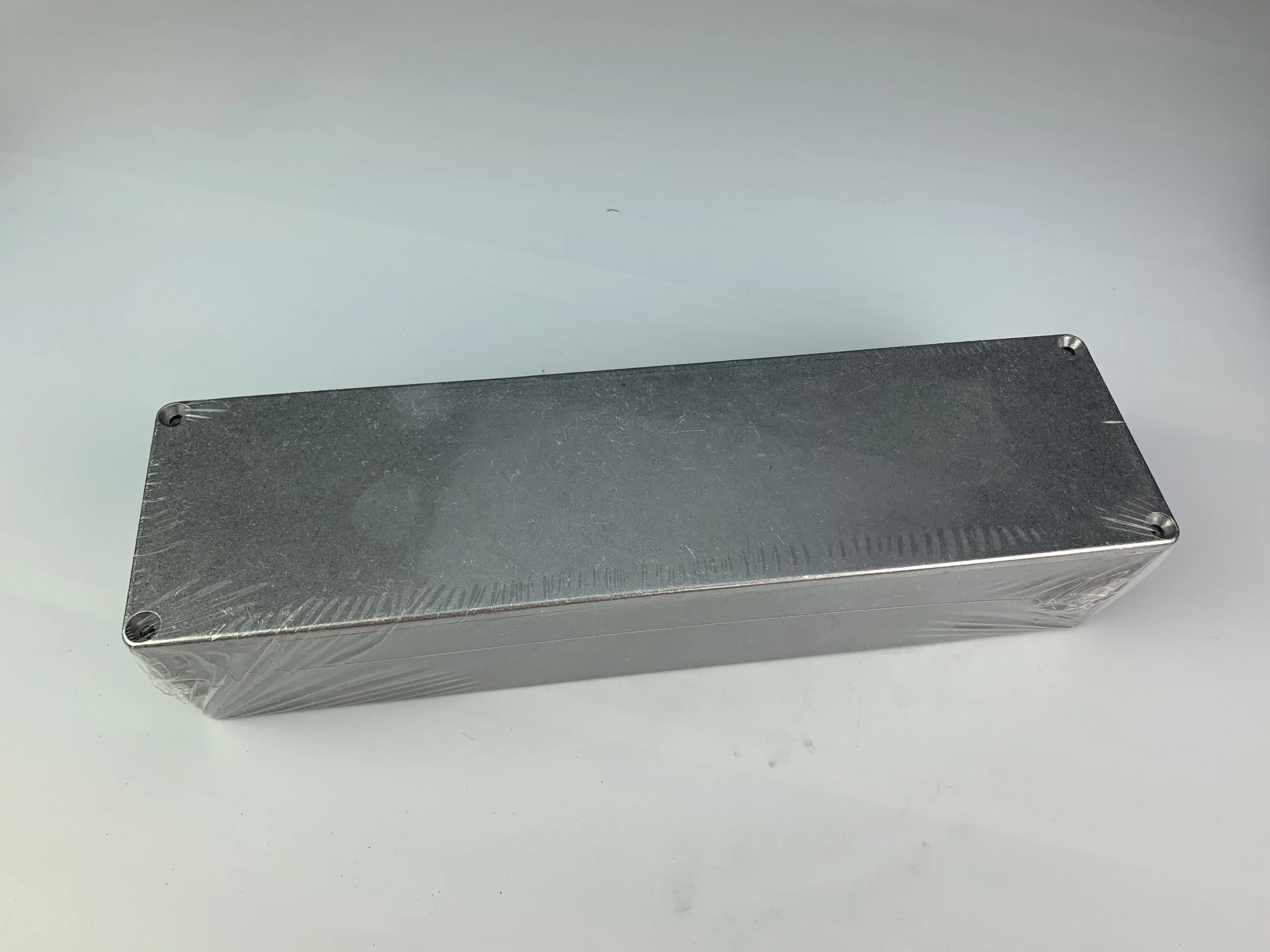 50 piece Silver/White/Black color aluminum housing case 1032L 254*71*52.5mm
50 piece Silver/White/Black color aluminum housing case 1032L 254*71*52.5mm