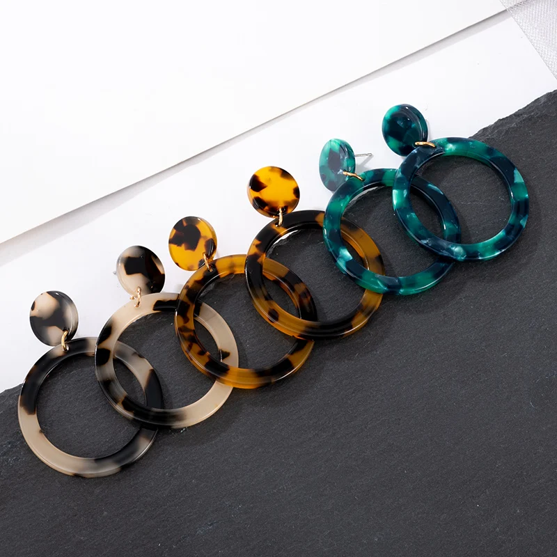 Korean Fashion Acrylic Earrings Hoop Dangling Earrings For Women Big Earrings Jewelry 2021 Trend Trend Hot Sale Wholesale
Korean Fashion Acrylic Earrings Hoop Dangling Earrings For Women Big Earrings Jewelry 2021 Trend Trend Hot Sale Wholesale