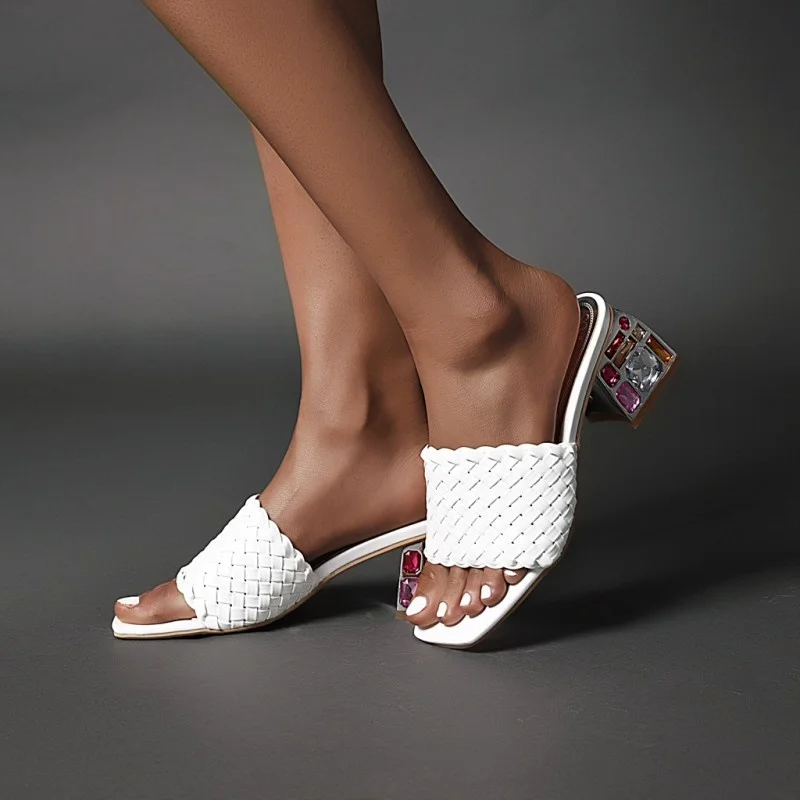 Summer new style cool slipper diamond square heel middle heel flip flop large size 40-48 women's shoes
Summer new style cool slipper diamond square heel middle heel flip flop large size 40-48 women's shoes
