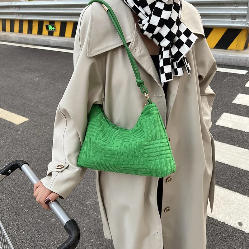 Brand Women's Bag Luxury Armpit Shoulder Bag 2021 New Fashion Hobos Bag Designer Embossed Handbag and Purse Female Shopping Tote
Brand Women's Bag Luxury Armpit Shoulder Bag 2021 New Fashion Hobos Bag Designer Embossed Handbag and Purse Female Shopping Tote