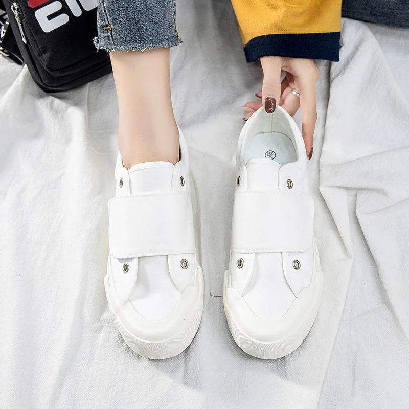 Новинка 2022, Брендовая женская обувь, модные холщовые кроссовки, женская обувь на низком каблуке (1-3 см), на липучке, Повседневная дышащая диза... 
Новинка 2022, Брендовая женская обувь, модные холщовые кроссовки, женская обувь на низком каблуке (1-3 см), на липучке, Повседневная дышащая диза...