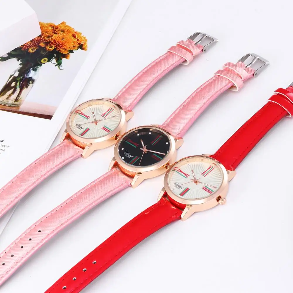 2020 Women Watch Ladies fashion Korean Rhinestone Dial Quartz Watch Female Leather Strap Watch reloj de mujer clock Dress Gift
2020 Women Watch Ladies fashion Korean Rhinestone Dial Quartz Watch Female Leather Strap Watch reloj de mujer clock Dress Gift