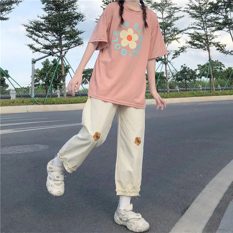 Fashion Floral Embroidery Trousers Y2k Japanese Women Harajuku Casual Ins Sweet All-match Ankle-Length Pants Lovely Baggy Beige 
Fashion Floral Embroidery Trousers Y2k Japanese Women Harajuku Casual Ins Sweet All-match Ankle-Length Pants Lovely Baggy Beige
