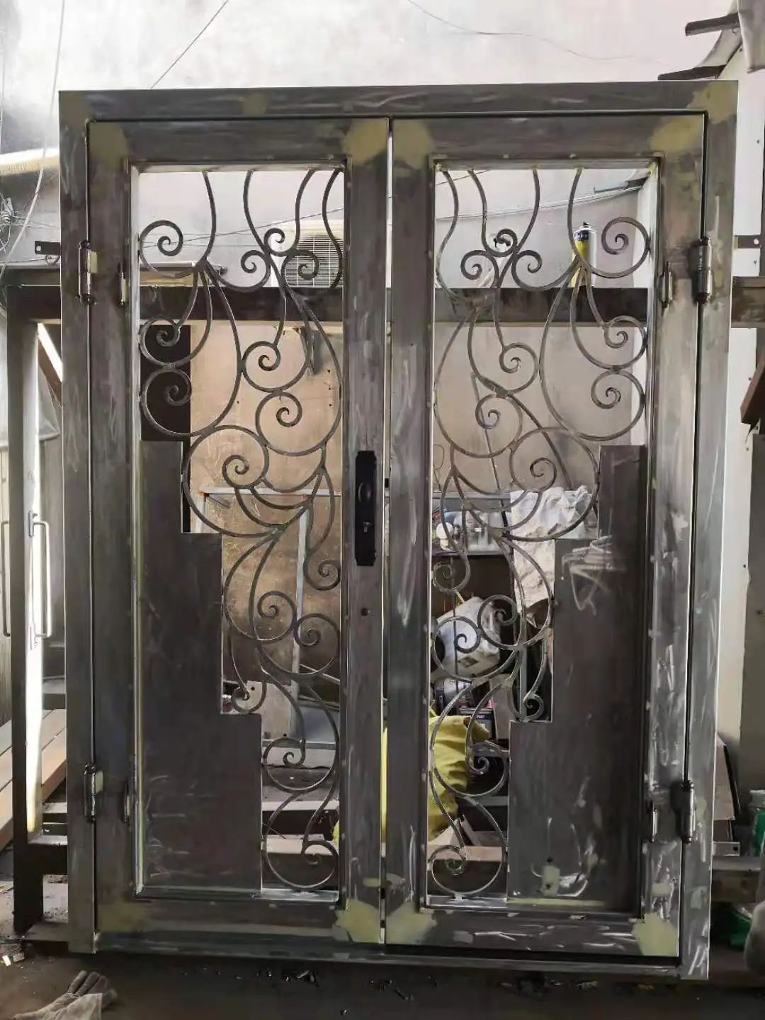 Горячая Распродажа кованого железа спереди входные двери EXW Шанхай цены по прейскуранту завода-изготовителя стоимость доставки очень Hc-id67 
Горячая Распродажа кованого железа спереди входные двери EXW Шанхай цены по прейскуранту завода-изготовителя стоимость доставки очень Hc-id67