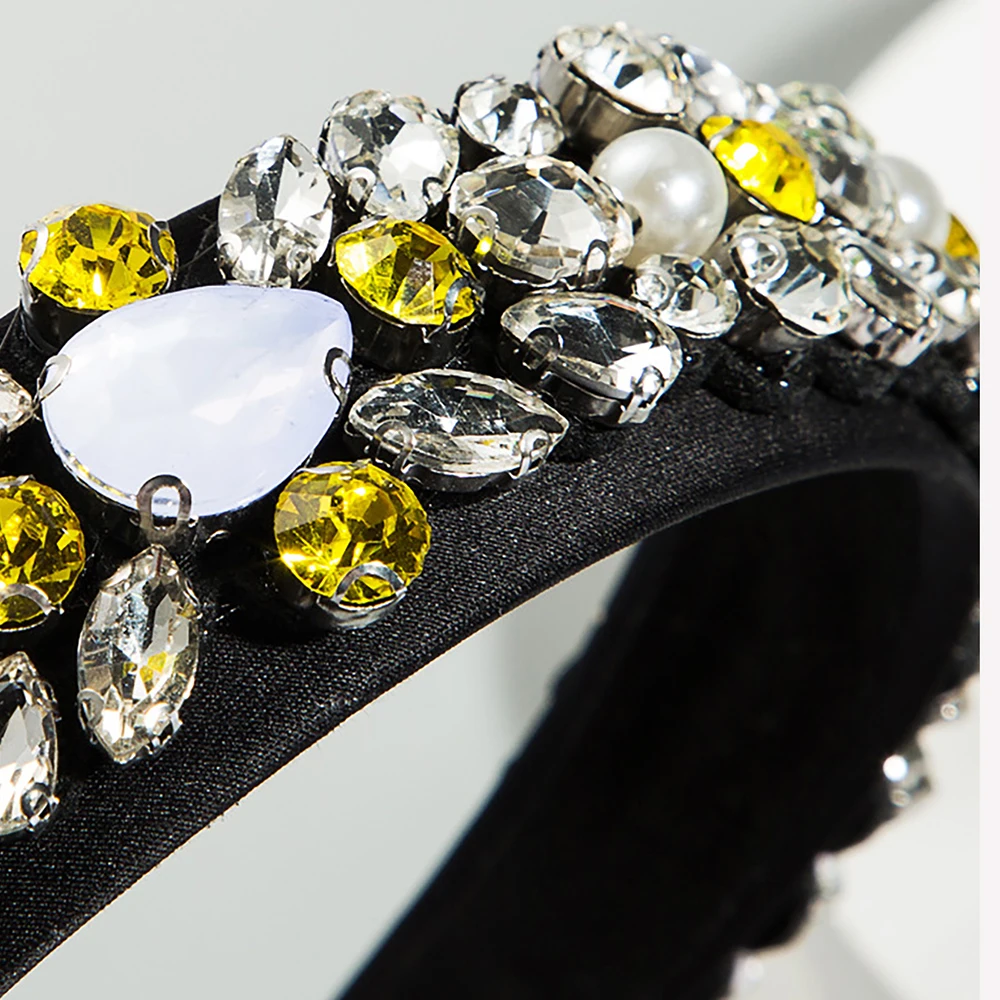 1 Pcs 2020 Luxury Black Hair Hoop Temperament Headband Rhinestone Personality Headband Fashion Female Hairband
1 Pcs 2020 Luxury Black Hair Hoop Temperament Headband Rhinestone Personality Headband Fashion Female Hairband