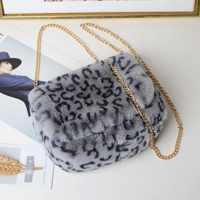 NEW Leopard Women Plush Shoulder Bag Soft Fur Handbag For Girl Winter Square Messenger Bag Crossbody Totes Warm Pouch Vintage
NEW Leopard Women Plush Shoulder Bag Soft Fur Handbag For Girl Winter Square Messenger Bag Crossbody Totes Warm Pouch Vintage