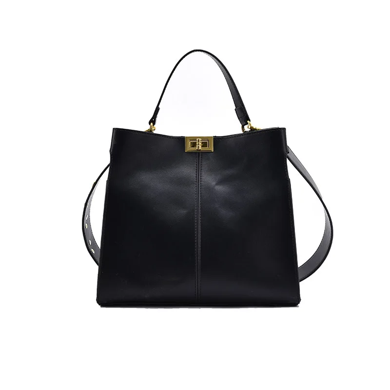 Texture retro large capacity autumn and winter new fashion portable net red Joker messenger bag
Texture retro large capacity autumn and winter new fashion portable net red Joker messenger bag