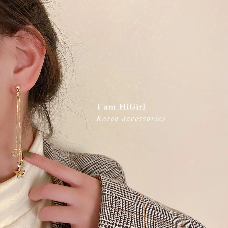 Элегантные 925 наборе серебристых спиц Стразы Золотые длинные серьги с цветами и бахромой модные простые серьги вечерние орнамент 
Элегантные 925 наборе серебристых спиц Стразы Золотые длинные серьги с цветами и бахромой модные простые серьги вечерние орнамент