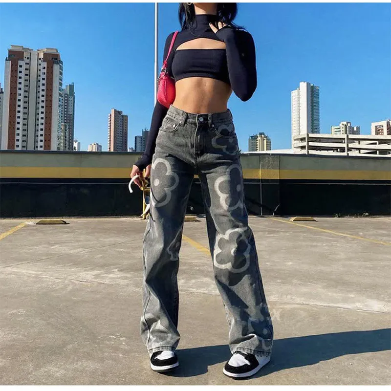 Floral graffiti jeans new ladies high waist straight casual loose denim stitching zipper trousers Slim denim jogging women 2021
Floral graffiti jeans new ladies high waist straight casual loose denim stitching zipper trousers Slim denim jogging women 2021