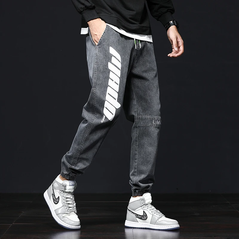 Japanese Style Fashion Men Jeans Loose Designer Denim Cargo Pants Harem Trousers Slack Bottom Hip Hop Joggers Jeans Men
Japanese Style Fashion Men Jeans Loose Designer Denim Cargo Pants Harem Trousers Slack Bottom Hip Hop Joggers Jeans Men