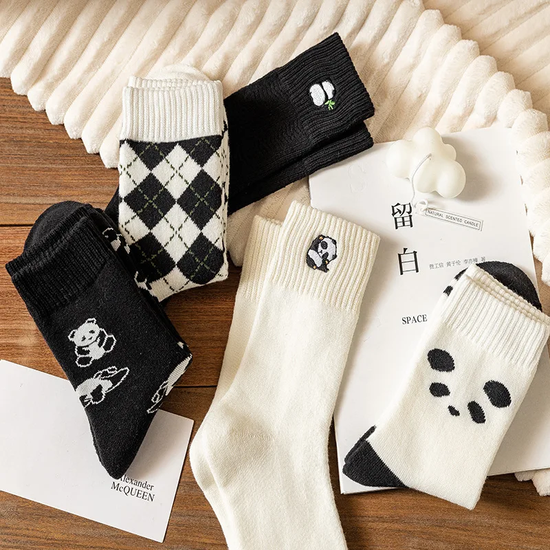 Fashion Solid Black White Socks Women Embroidery Cartoon Panda Cute Woman Socks Thermal Winter Thicken Warm Harajuku Long Socks
Fashion Solid Black White Socks Women Embroidery Cartoon Panda Cute Woman Socks Thermal Winter Thicken Warm Harajuku Long Socks