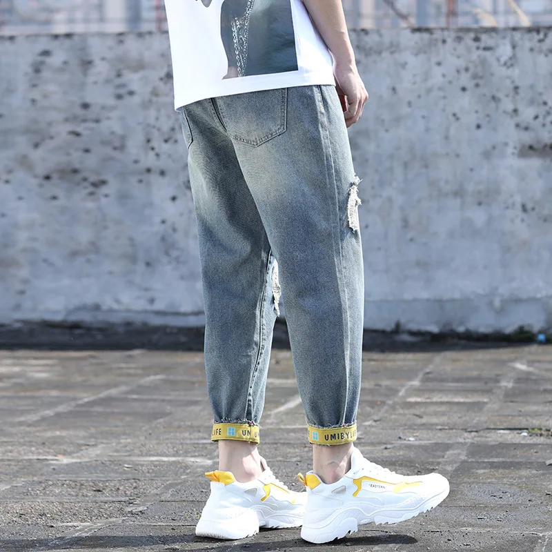 Wimilous loose men's personality fashion casual nine-point pants Korean version of the trend of new light blue jeans
Wimilous loose men's personality fashion casual nine-point pants Korean version of the trend of new light blue jeans
