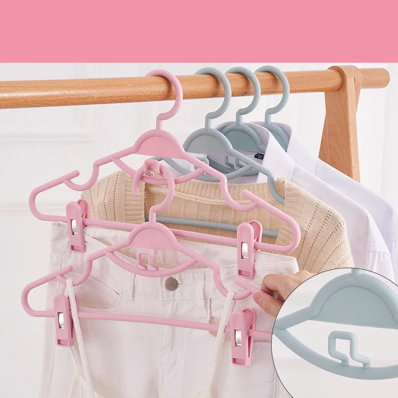 Plastic hanger with clip, drying rack, non-marking trouser hanger, with non-slip multifunctional drying rack 5pcs
Plastic hanger with clip, drying rack, non-marking trouser hanger, with non-slip multifunctional drying rack 5pcs