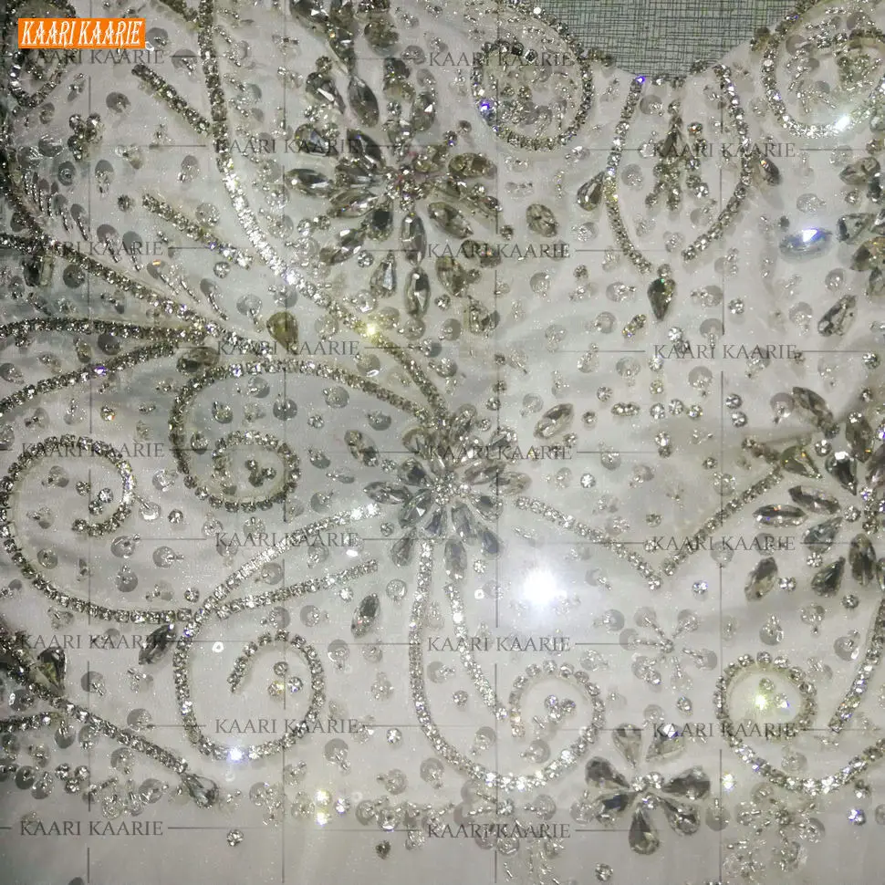 Fabulous Africa Crystal White Wedding Dress Sweetheart Bling Beaded Lace Up Tulle Ball Gown Bride Dresses Princess Wedding Gowns
Fabulous Africa Crystal White Wedding Dress Sweetheart Bling Beaded Lace Up Tulle Ball Gown Bride Dresses Princess Wedding Gowns