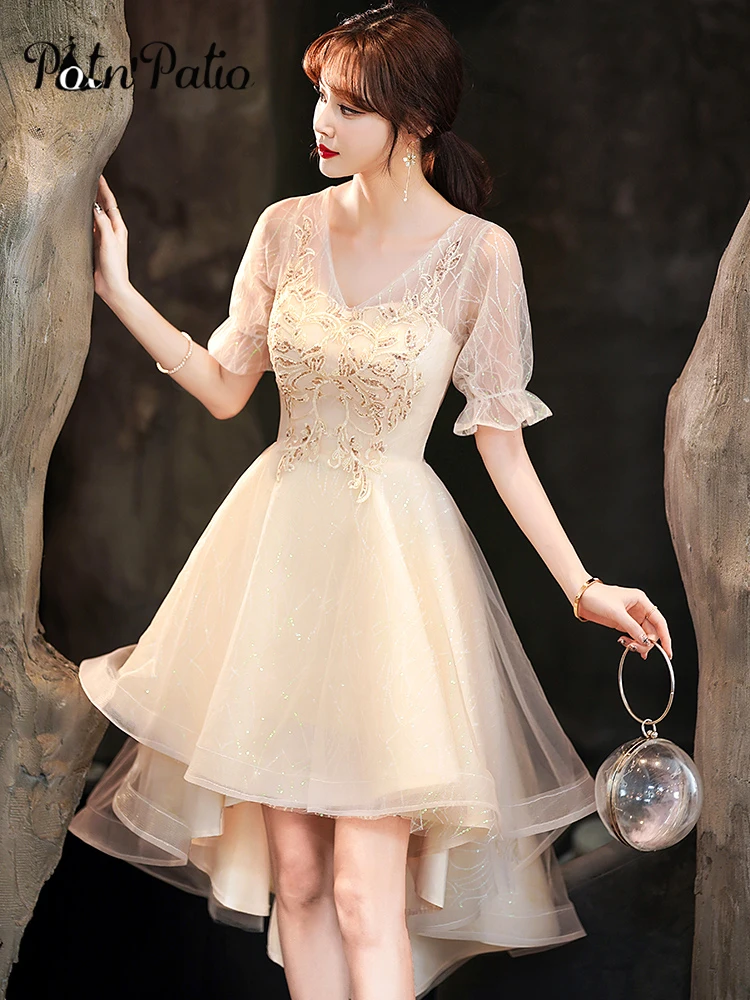 Champagne High Low Junior's Party Homecoming Dresses 2021 Elegant V-Neck Short Front Long Back Tulle Prom Gowns
Champagne High Low Junior's Party Homecoming Dresses 2021 Elegant V-Neck Short Front Long Back Tulle Prom Gowns