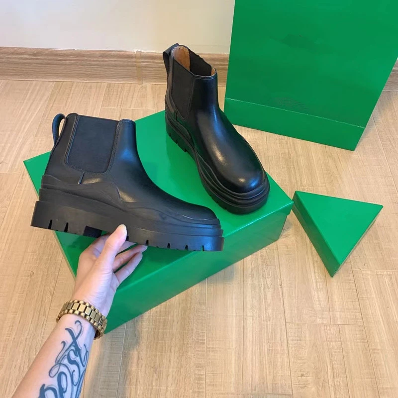 2021 European and American autumn and winter new products Ladies Chelsea boots 
2021 European and American autumn and winter new products Ladies Chelsea boots
