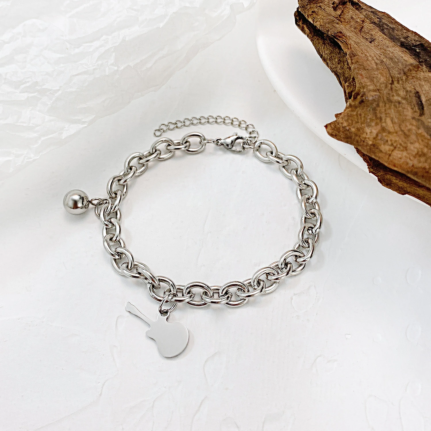 230mm Korean Fashion Niche Design Temperament Stainless Steel Color Bracelet For Women Ins Cold Wave Net Red Guitar Jewelry
230mm Korean Fashion Niche Design Temperament Stainless Steel Color Bracelet For Women Ins Cold Wave Net Red Guitar Jewelry