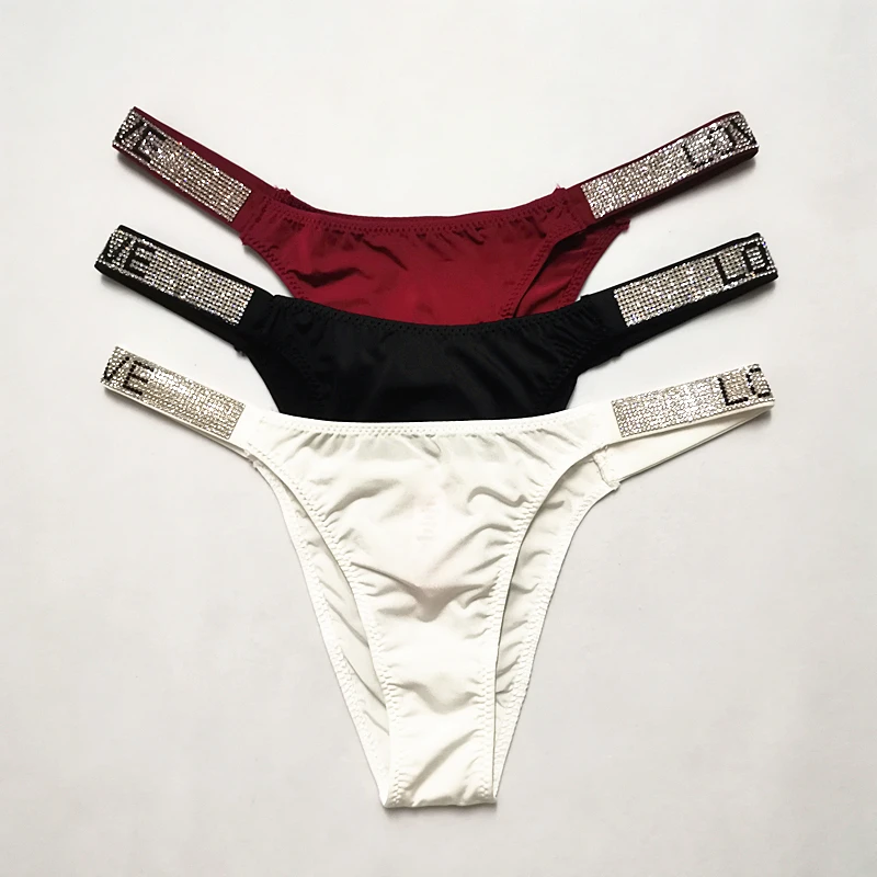 3pcs a set women panties Sexy Masonry Shorts Briefs love Rhinestones belt Fashion low-rise white Thong T-back string underwea
3pcs a set women panties Sexy Masonry Shorts Briefs love Rhinestones belt Fashion low-rise white Thong T-back string underwea