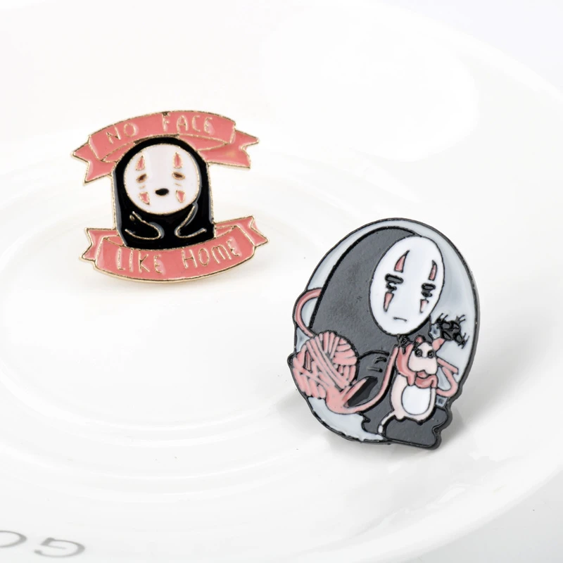 Spirited Away Cosplay Brooch No Face Man Cartoons Medal Badge Anime Adult COS Accessories Props Christmas Halloween Gift
Spirited Away Cosplay Brooch No Face Man Cartoons Medal Badge Anime Adult COS Accessories Props Christmas Halloween Gift