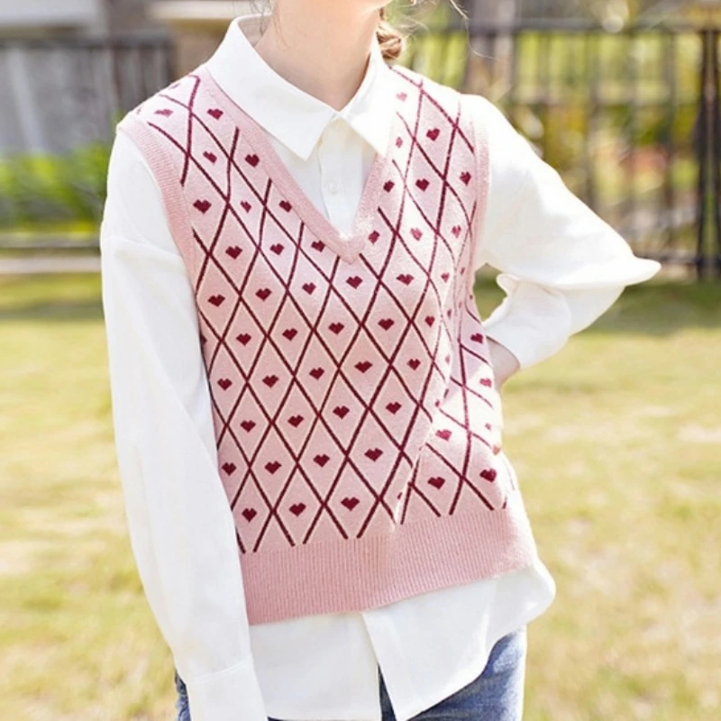 Women Sweet Cottagecore V Neck Sleeveless Sweater Vest Pink Argyle Knit Sweater Vest 2021 New Fashion Spring Autumn Streetwear
Women Sweet Cottagecore V Neck Sleeveless Sweater Vest Pink Argyle Knit Sweater Vest 2021 New Fashion Spring Autumn Streetwear