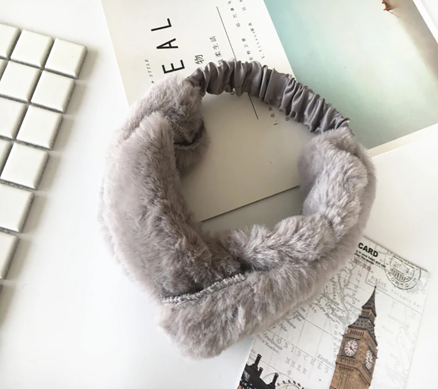Korean style hair accessories soft flannel cross hair bands winter warm velvet head band wash hairband
Korean style hair accessories soft flannel cross hair bands winter warm velvet head band wash hairband