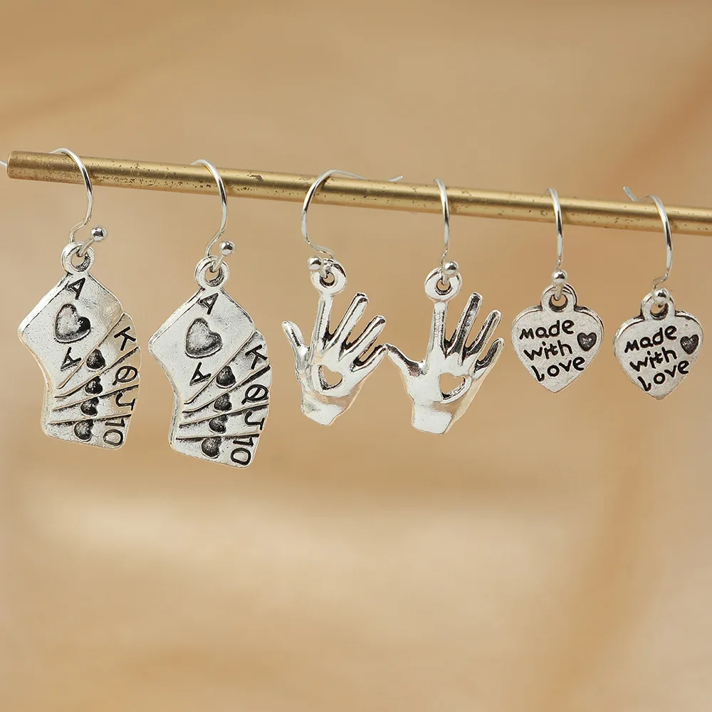 Retro And Trend Palm Love Heart-Shaped Playing Card Pendant Earrings Women's Ear Decoration Eardrops Jewelry Birthday Party Gift
Retro And Trend Palm Love Heart-Shaped Playing Card Pendant Earrings Women's Ear Decoration Eardrops Jewelry Birthday Party Gift