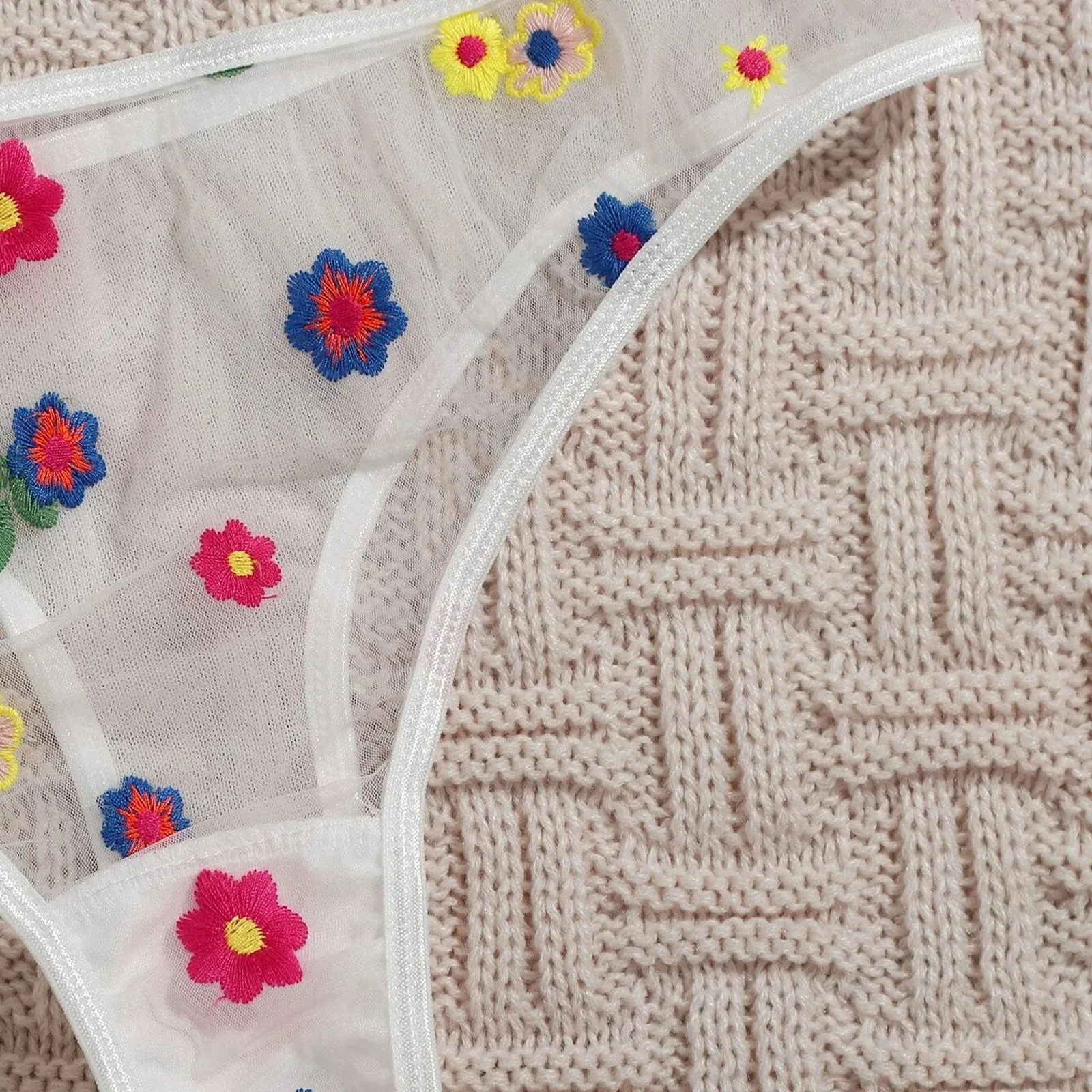 Bra New Sexy Fashion G-String Thong Sleepwear Underwear Lingerie Flower Lace Women Sexy Lace Lingerie Nightwear Underwear
Bra New Sexy Fashion G-String Thong Sleepwear Underwear Lingerie Flower Lace Women Sexy Lace Lingerie Nightwear Underwear