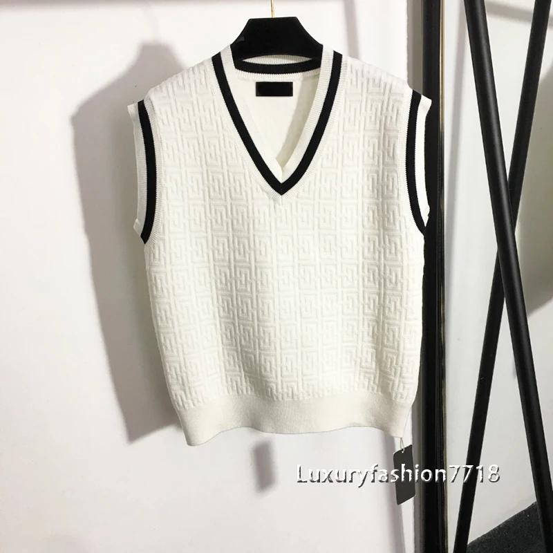 High end fashion women clothes new style Pattern Jacquard V-neck sleeveless knitted vest top pullover sweater vests tank top
High end fashion women clothes new style Pattern Jacquard V-neck sleeveless knitted vest top pullover sweater vests tank top