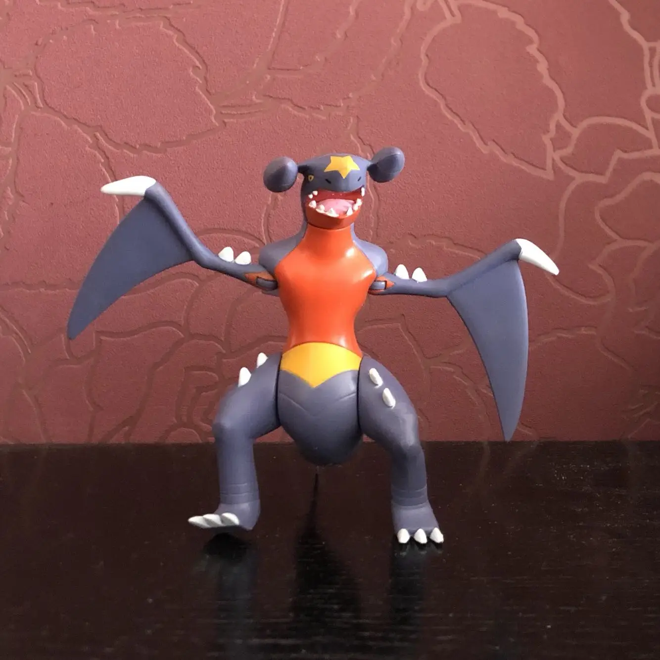 Подлинный Покемон дракон и земли Тип Garchomp шарниры подвижная фигурка модели игрушки
Подлинный Покемон дракон и земли Тип Garchomp шарниры подвижная фигурка модели игрушки