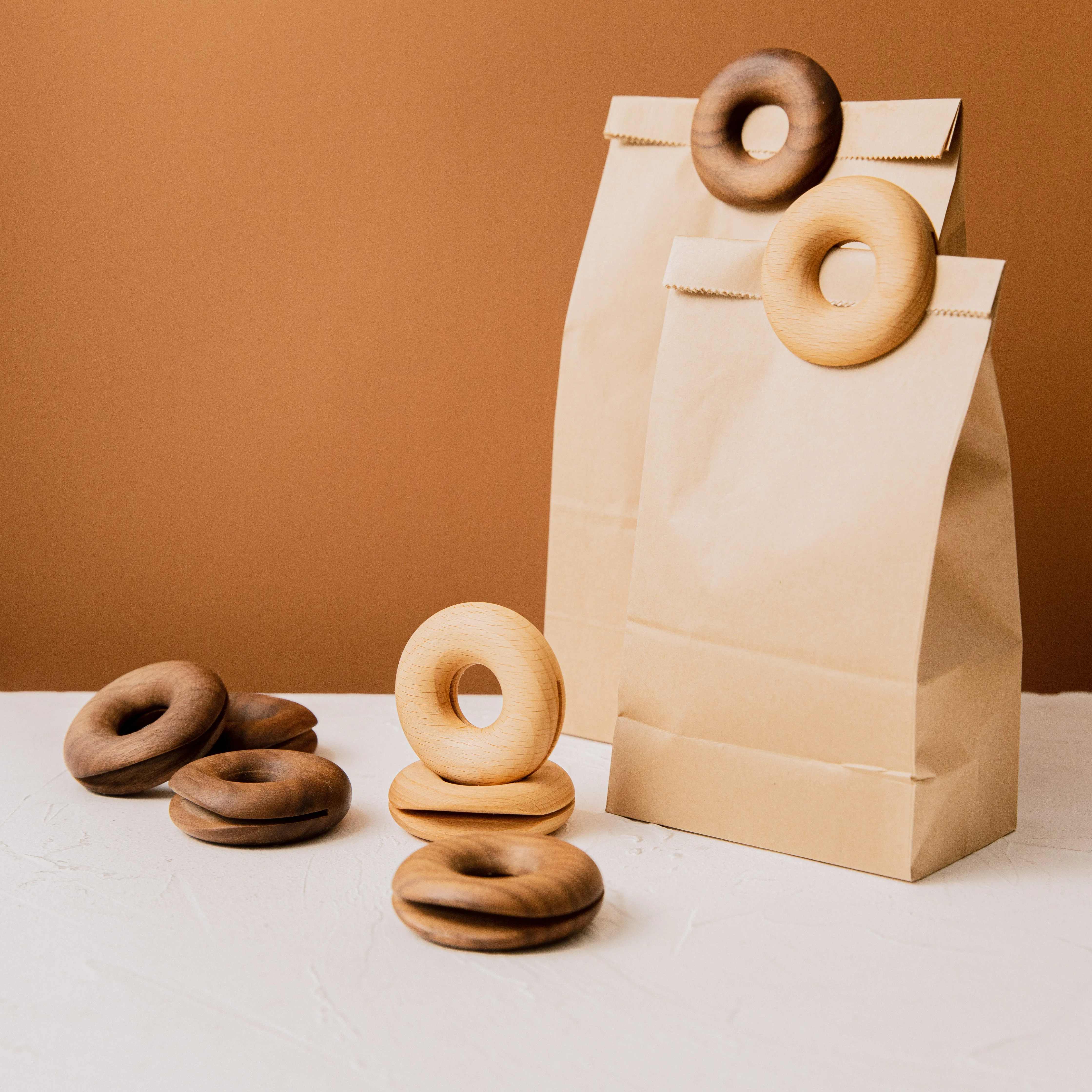 1 Pcs Wooden Donut Sealing Clip Creative Decoration Folder Household Food Packing Bag Moisture-proof Clip Kitchen Sealing Clip
1 Pcs Wooden Donut Sealing Clip Creative Decoration Folder Household Food Packing Bag Moisture-proof Clip Kitchen Sealing Clip