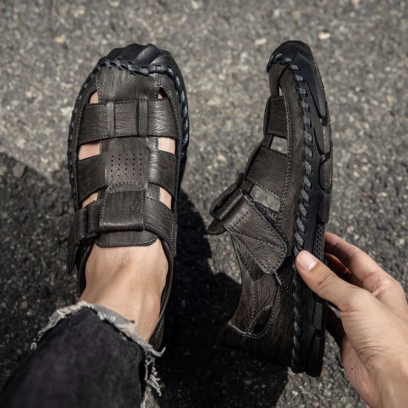 High Quality Genuine Leather Classics Men Sandals Breathable Men Beach sandalias Man Fashion slippers Outdoor Casual Sneakers
High Quality Genuine Leather Classics Men Sandals Breathable Men Beach sandalias Man Fashion slippers Outdoor Casual Sneakers