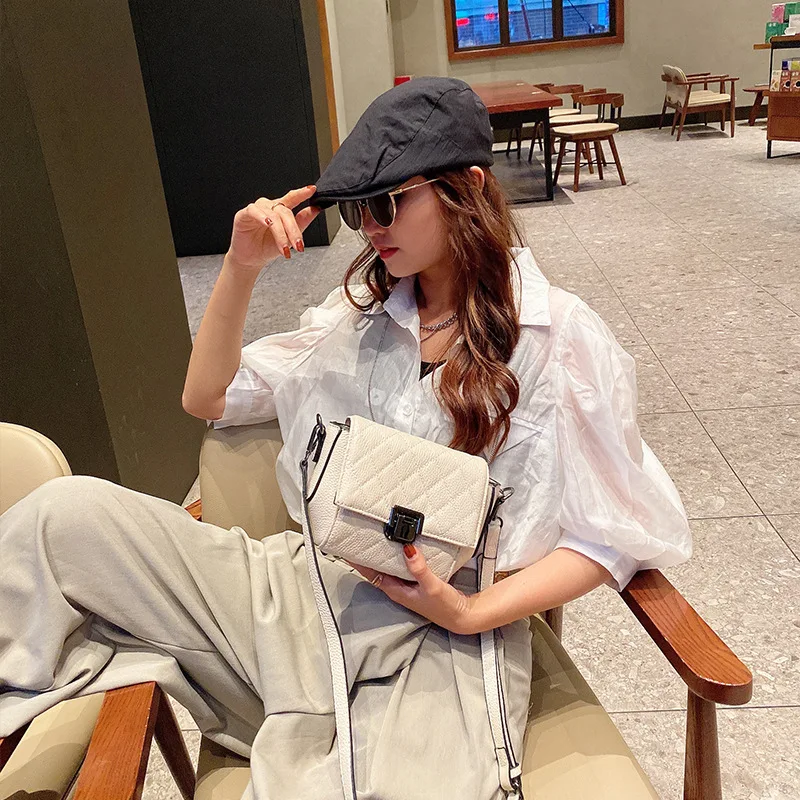 Leather handbags 2021 new fashion rhombus head layer cowhide shoulder messenger bag small bag lady handbag
Leather handbags 2021 new fashion rhombus head layer cowhide shoulder messenger bag small bag lady handbag