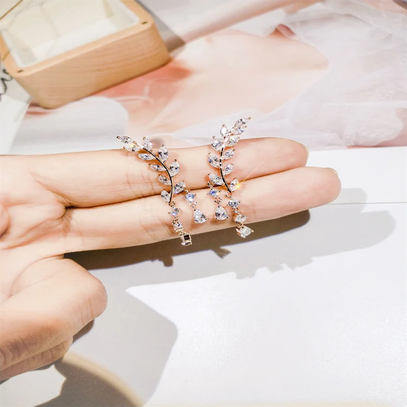 Fashion New Wild Gentle Olive Leaves Earrings Bohemia Branch Crystal Rhinestone Dangle Earrings for Women Wedding Jewelry
Fashion New Wild Gentle Olive Leaves Earrings Bohemia Branch Crystal Rhinestone Dangle Earrings for Women Wedding Jewelry