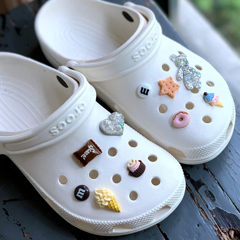 DIY Fashion Cute Croc Charms Lovely Cartoon Croc Shoes Buckle Accessories In Bulk Designers All-match Quality Shoes Charms New
DIY Fashion Cute Croc Charms Lovely Cartoon Croc Shoes Buckle Accessories In Bulk Designers All-match Quality Shoes Charms New