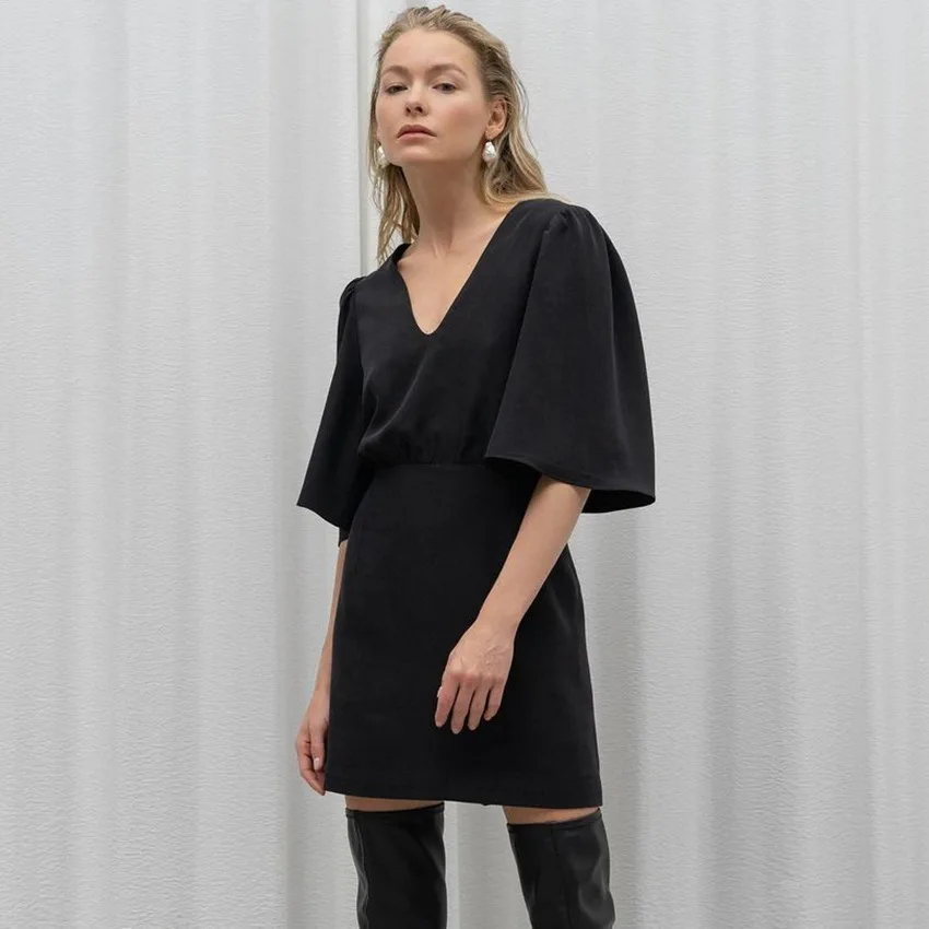 Black Fashion Dresses Casual Woman V-Neck Draw Back Puff Sleeve Dress Ladies A-LINE Elegant Vestidos Mujer 2021 Summer
Black Fashion Dresses Casual Woman V-Neck Draw Back Puff Sleeve Dress Ladies A-LINE Elegant Vestidos Mujer 2021 Summer