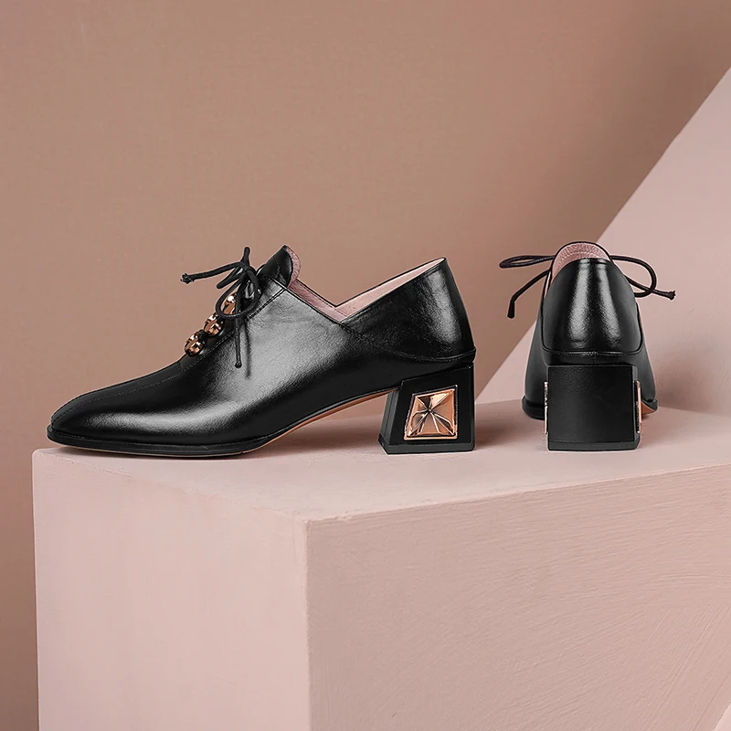 Women pumps natural leather plus size 22-25.5cm length Cowhide metal decoration shoes for women Half slippers heels for women
Women pumps natural leather plus size 22-25.5cm length Cowhide metal decoration shoes for women Half slippers heels for women