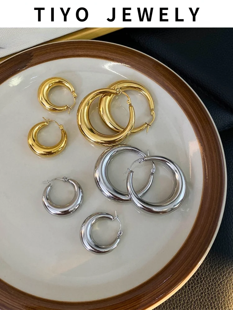 TIYO Fashion Jewelry Metal Hoop Earrings Popular Design Hot Selling Golden Silvery Titanium Steel Earrings For Women Girl Gifts
TIYO Fashion Jewelry Metal Hoop Earrings Popular Design Hot Selling Golden Silvery Titanium Steel Earrings For Women Girl Gifts