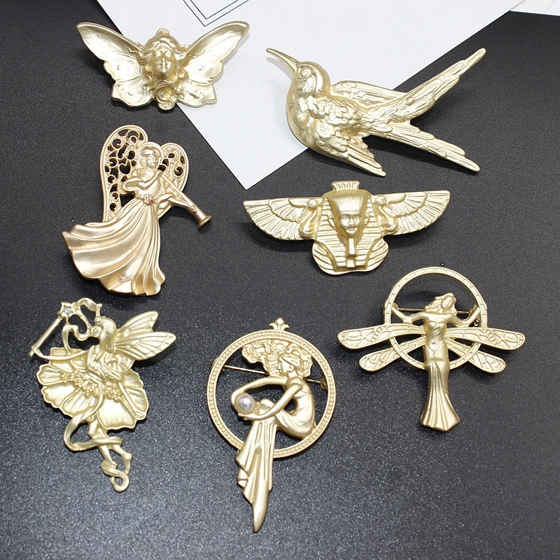 New Retro Baroque relief women's clothing decoration Brooch cold wind women accessories wholesale
New Retro Baroque relief women's clothing decoration Brooch cold wind women accessories wholesale