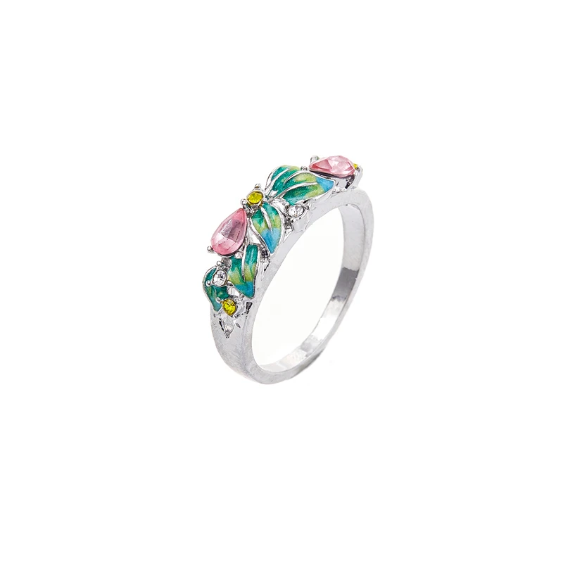 Popular exquisite and beautiful round carved pattern ring female charm romantic banquet wedding accessories Valentine's Day gift
Popular exquisite and beautiful round carved pattern ring female charm romantic banquet wedding accessories Valentine's Day gift