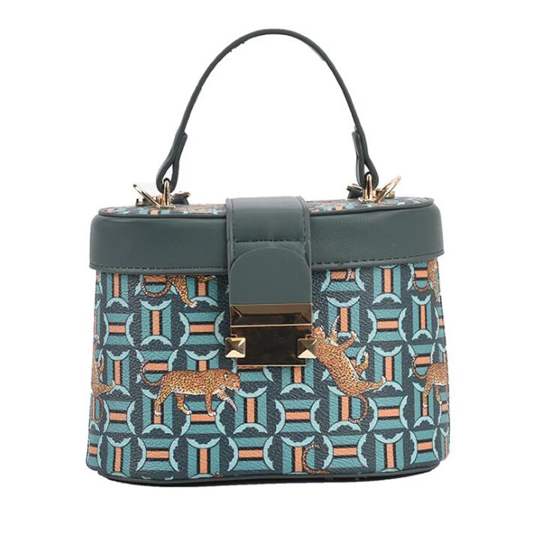 Fashion Printed Animal Design Women's Bucket Bag Luxury Designer Handbag High Quality Large Capacity Shoulder Messenger Bag
Fashion Printed Animal Design Women's Bucket Bag Luxury Designer Handbag High Quality Large Capacity Shoulder Messenger Bag