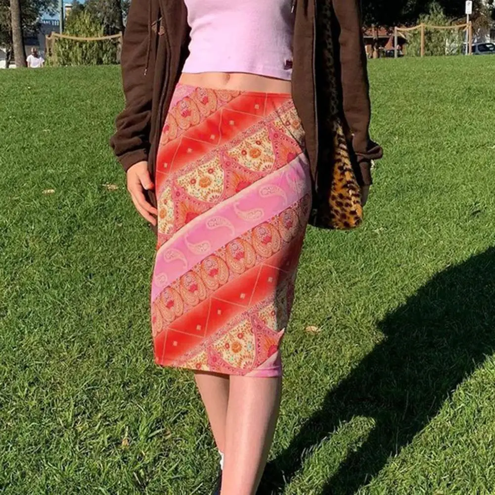 Sexy Ladies Ladies Diagonal Printing Bohemian Skirt 3/4 Skirt Middle Skirt Low Waist for Vacation
Sexy Ladies Ladies Diagonal Printing Bohemian Skirt 3/4 Skirt Middle Skirt Low Waist for Vacation