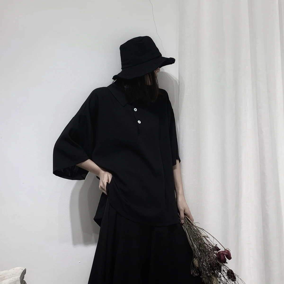 Women's Short Sleeved Shirt Summer New Fashion Personality Asymmetry Front Short Back Long Casual Women's Shirt Fashion
Women's Short Sleeved Shirt Summer New Fashion Personality Asymmetry Front Short Back Long Casual Women's Shirt Fashion