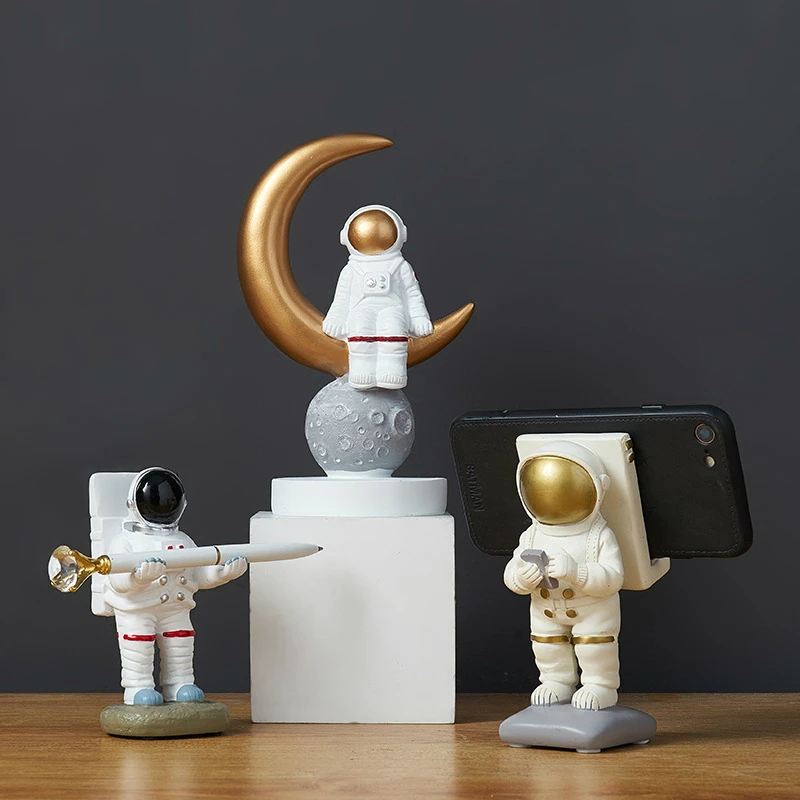 Creative Pen holder Mobile Phone Stand Resin Astronaut Home Decoration Figurines Miniatures Office Desk Practical Desktop Holder
Creative Pen holder Mobile Phone Stand Resin Astronaut Home Decoration Figurines Miniatures Office Desk Practical Desktop Holder