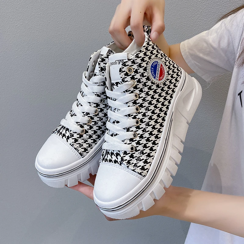 2021 Sneaker Women Fashion Vulcanize Canvas Shoes Casual Clunky Flats Breathable Zapatillas Mujer Platform Black Female Shoes
2021 Sneaker Women Fashion Vulcanize Canvas Shoes Casual Clunky Flats Breathable Zapatillas Mujer Platform Black Female Shoes