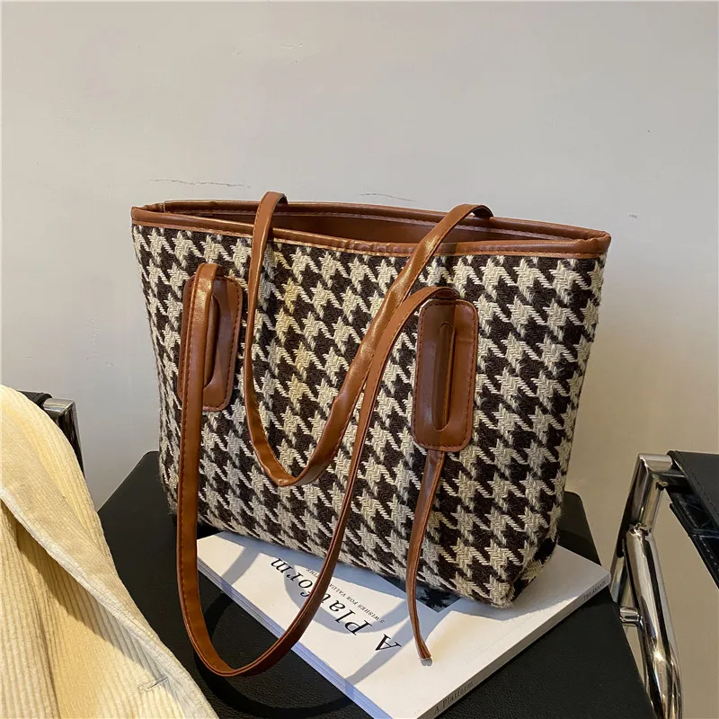 New Winter Cloth Grid Han Edition Fashion Lady Handbag Tote Bags Ins Plover Single Shoulder Bag Joker
New Winter Cloth Grid Han Edition Fashion Lady Handbag Tote Bags Ins Plover Single Shoulder Bag Joker